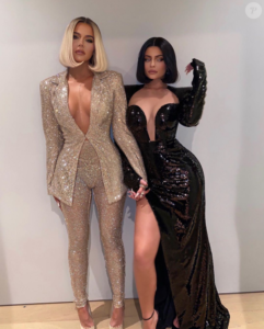 découvrez comment khloé kardashian a célébré une soirée inoubliable avec diddy, partageant des moments mémorables et des anecdotes sur leur amitié. plongez dans l'ambiance festive et les détails croustillants de cet événement glamour qui a captivé ses fans.