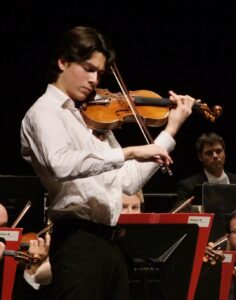 découvrez l'harmonie entre la sagesse et la musique lors des concerts captivants d'un violoniste virtuose. une expérience artistique unique qui élève l'âme et enrichit l'esprit.