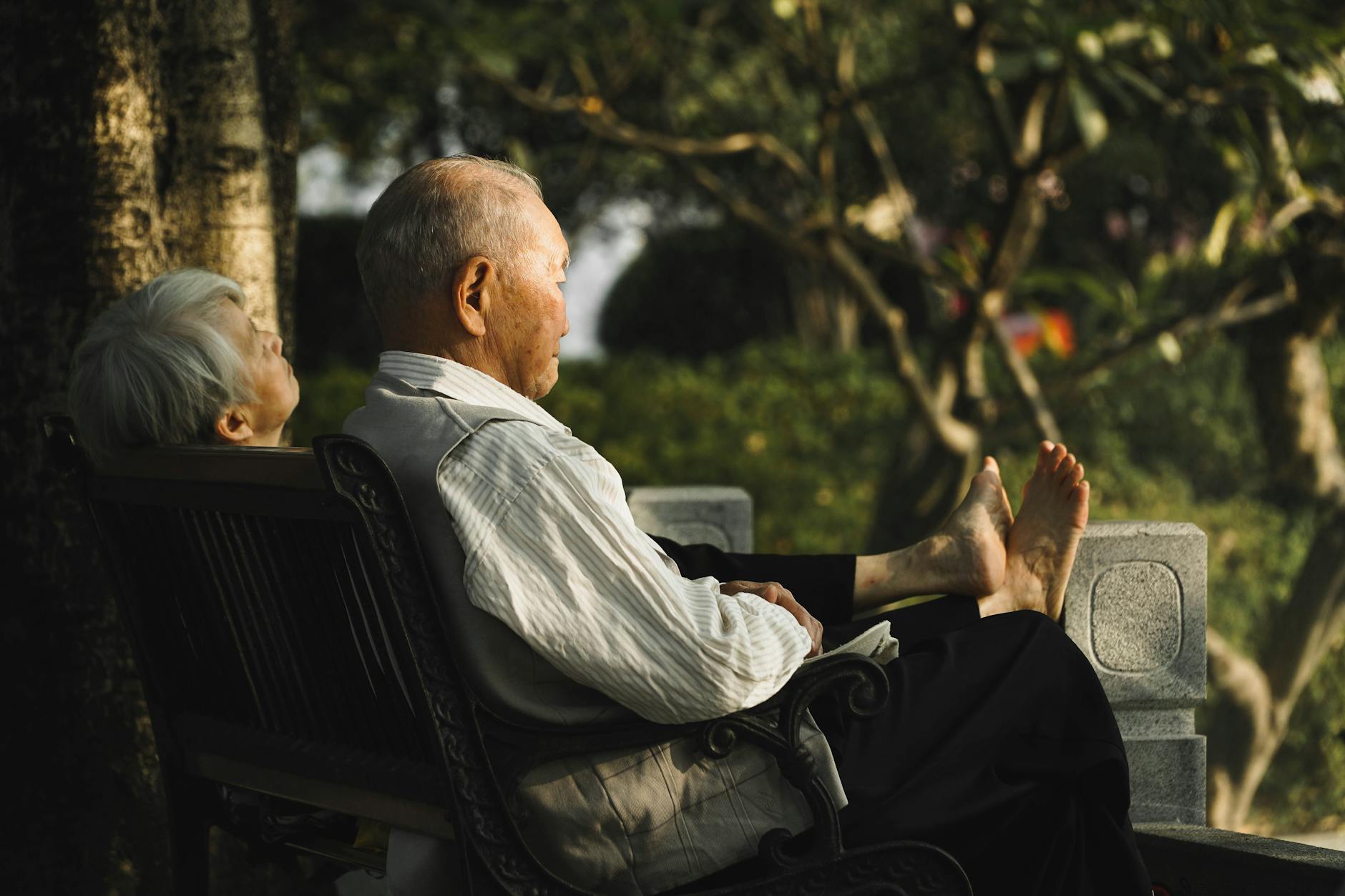 découvrez comment la chine mise sur l'innovation pour accompagner le vieillissement de sa population et dynamiser l'économie des seniors. un panorama des solutions innovantes pour un vieillissement élégant et actif.