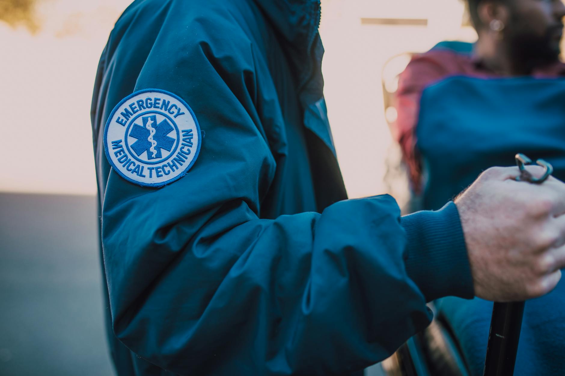 discover the definition of state medical aid, as well as the societal and economic issues surrounding this system. Find out about how it works, its beneficiaries and its impact on the healthcare system in France.